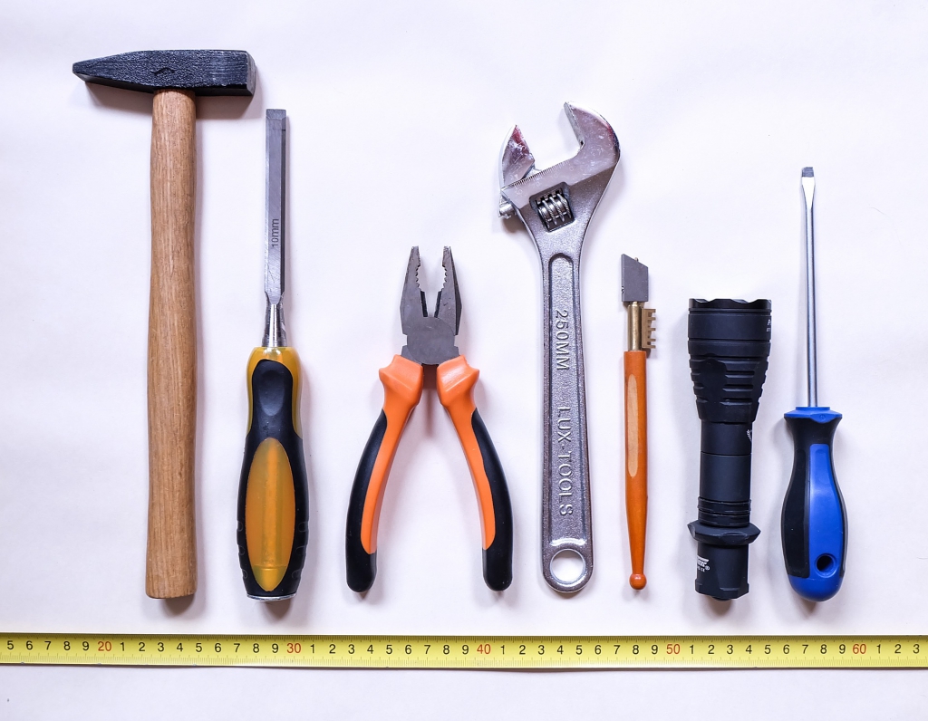 tools-2145771_1920.jpg