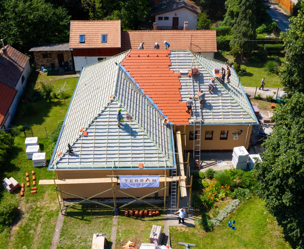 Domos_Szivarvany_ovoda.jpg