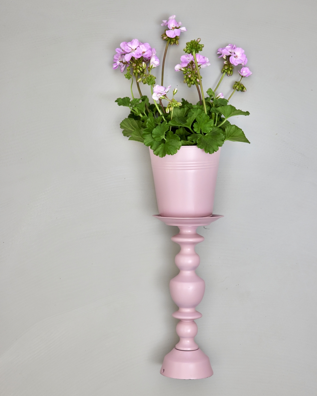 5_2025_Geraniums_3010_DIY_Upcycled_Lamp_Base_Planter_05.jpg