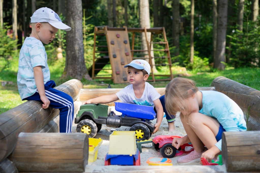 6_pixabay_children-6784034.jpg
