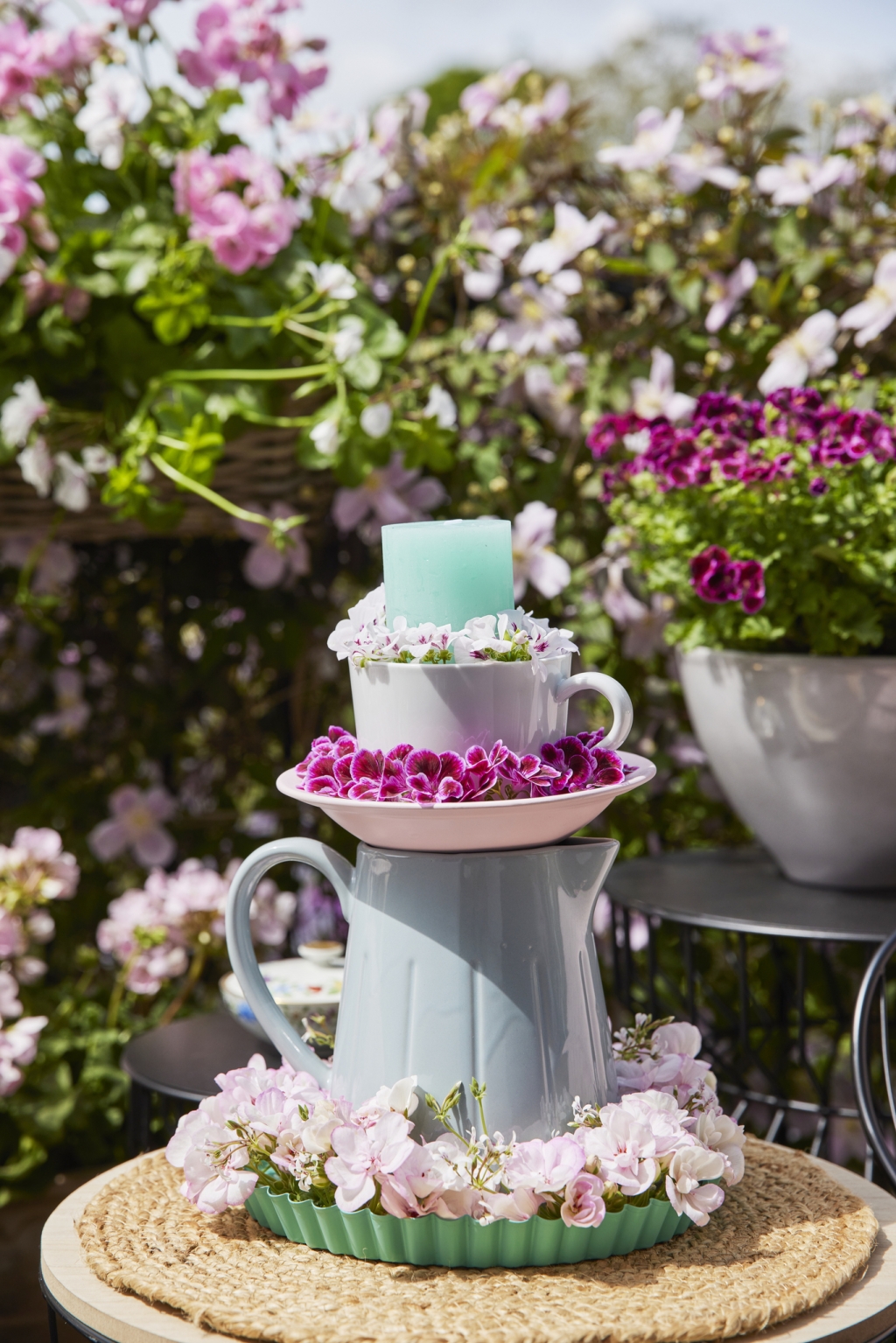 0_ind_2023_Geraniums_3010_DIY_Flowering_Tableware_Pyramid_04.jpg