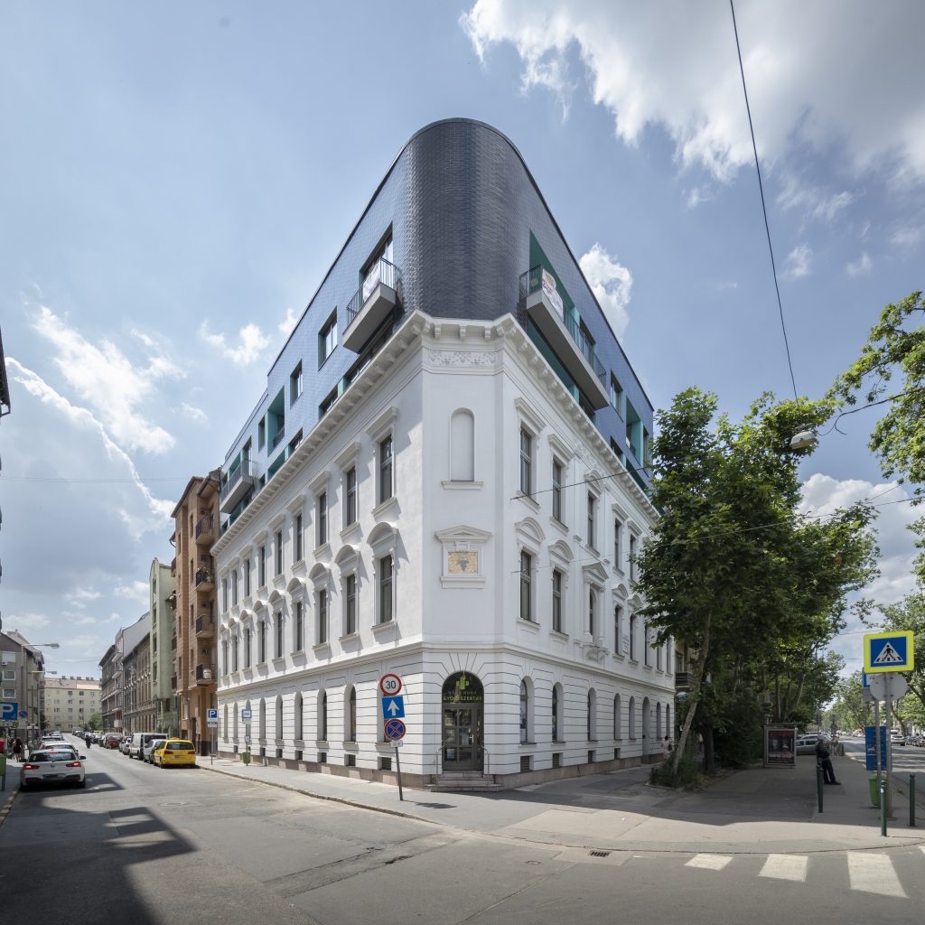 BAUMIT_Év homlokzata_2023_társasház.jpg