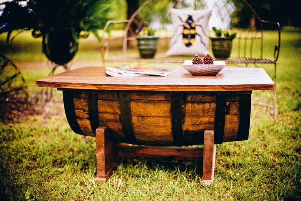3_pixabay_publicdomainarchive-table-349679.jpg