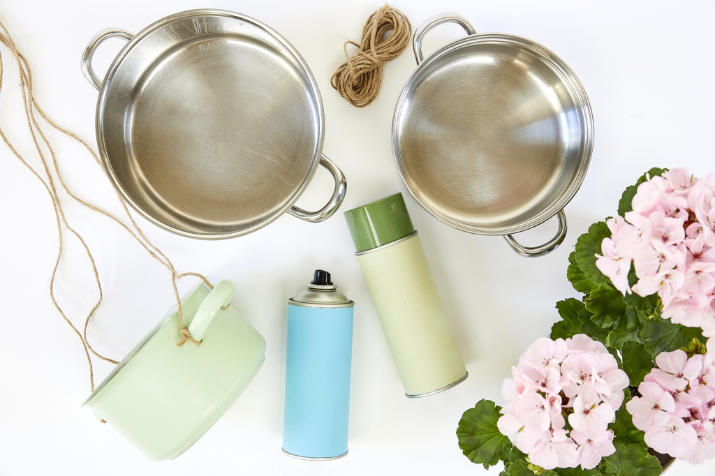 keret_2_2021_Geraniums_3010_DIY_Blooming_Casserole_Hangers_01.jpg