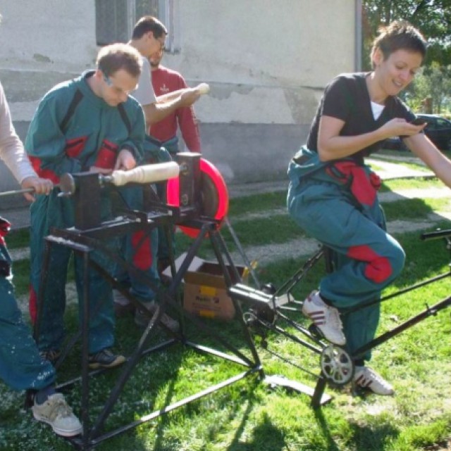 Biciklivel hajtott mobil faeszterga