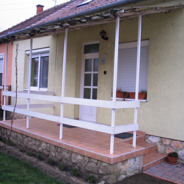 Barátságos faterasz