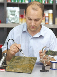 Forrasztás és a forrasztópáka Forrasztás és a forrasztópáka