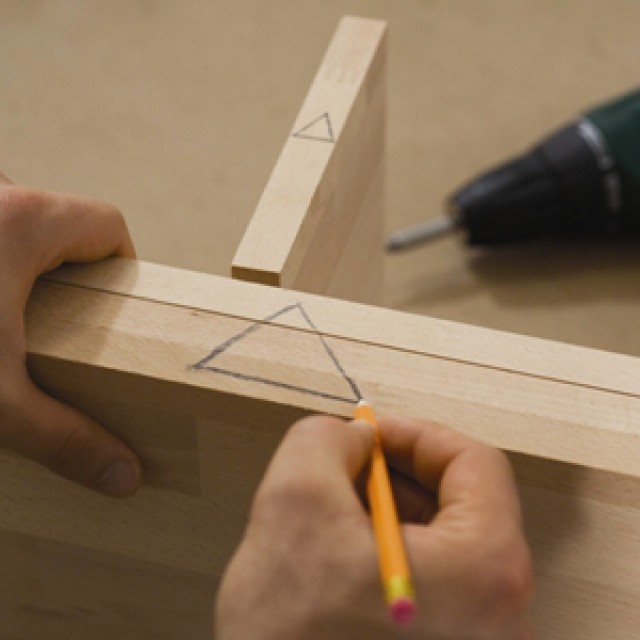 Minimalista mosdóasztal