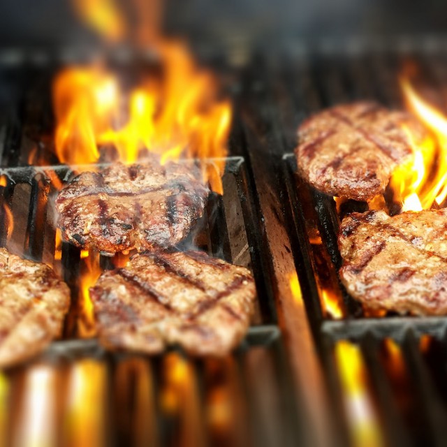 Indul a grillszezon: ismerd meg a sütőtípusokat