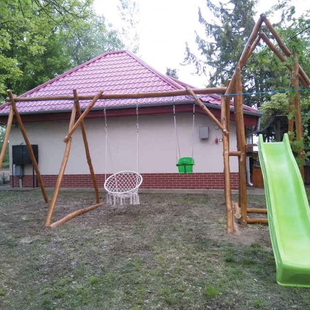 Négy saját kezűleg készített kerti játszótér