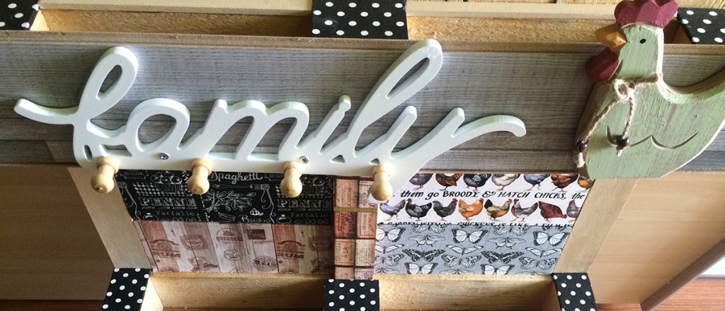 Polc kávézáshoz: raklap kreatív felhasználása