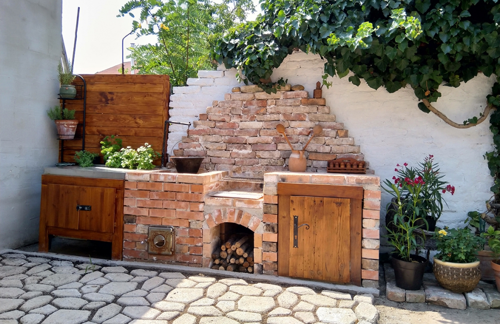 Négy egyedi, saját készítésű kerti konyha