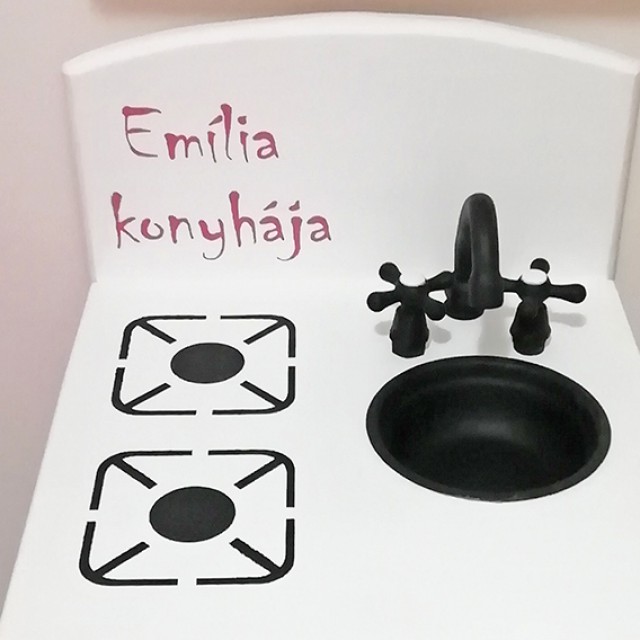Különleges minikonyha: a hokedli második élete