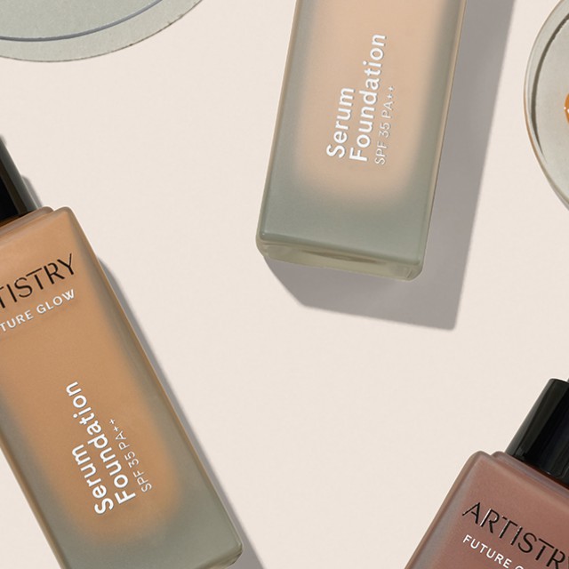 Az Artistry bemutatja az új Go Vibrant szemsmink-kollekcióját és a Future Gold szérum alapozóit