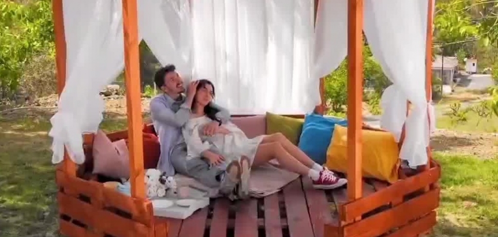 Kerti pavilon raklapokból