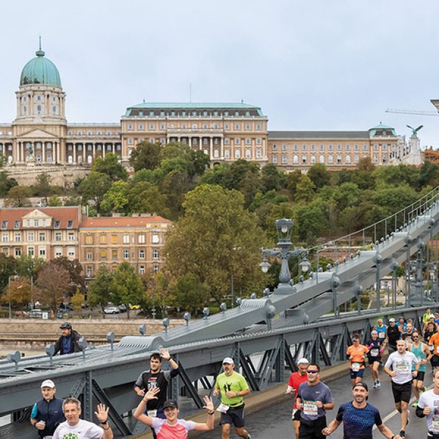 A mozgás ünnepe: 107 országból 30 ezer résztvevő érkezik a 39. SPAR Budapest Maraton Fesztiválra