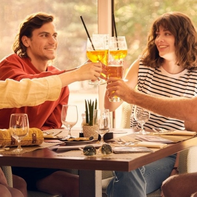Július 30-a a barátság világnapja: ennek jegyében tett nagy bejelentést a Danubius Hotels!