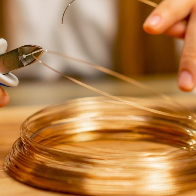 Készíts kőből és drótból látványos dekorációt a kertbe: mutatjuk, hogyan csináld!