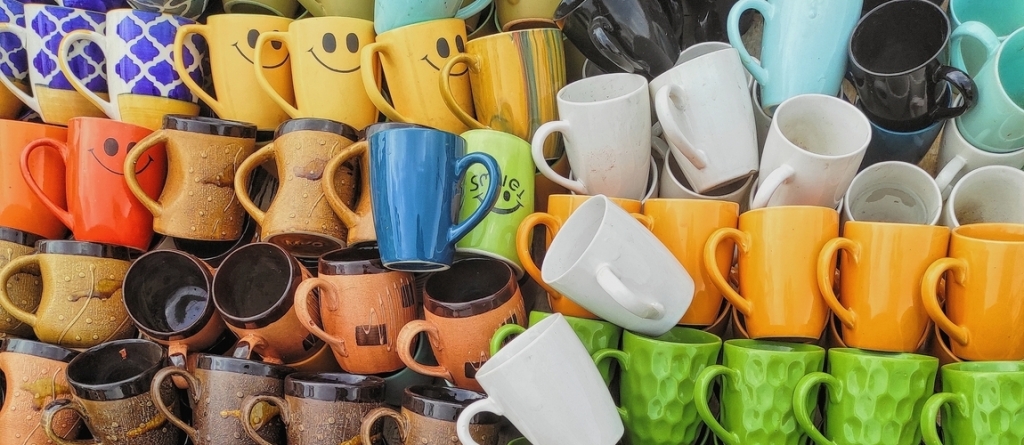 Bögregyűjtő van a családban? Építsetek közösen egyedi bögretartó állványt – íme, 3 ötlet! Bögregyűjtő van a családban? Építsetek közösen egyedi bögretartó állványt – íme, 3 ötlet!