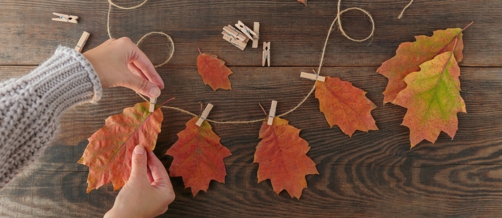 Viaszolj őszi faleveleket, készíts belőlük varázslatos füzéreket otthonra!