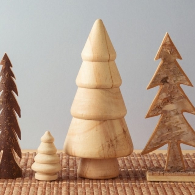 Barkácsolj fából karácsonyfa alakú dekorációt: könnyű, olcsó és gyors ötlet az ünnepekre!