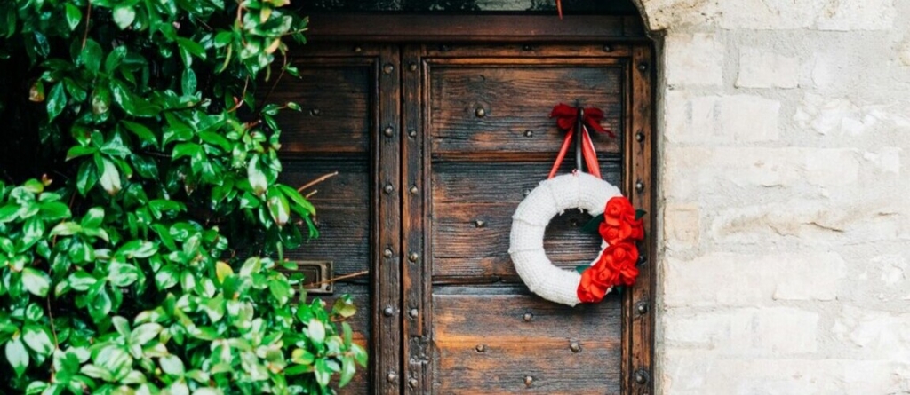 Ajtókoszorúk máshogy: szokatlan változatok, amik feldobják télen a hangulatot Ajtókoszorúk máshogy: szokatlan változatok, amik feldobják télen a hangulatot