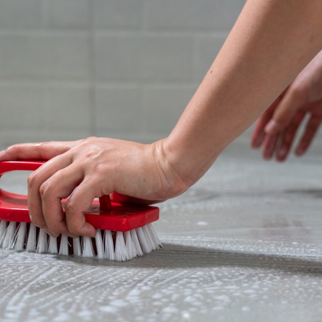 Így lesz újra ragyogóan fehér a fuga: egy egyszerű, de szuper hatékony módszer otthonra